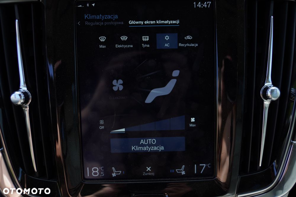 Volvo V90 D5 SCR AWD Momentum Pro - 26