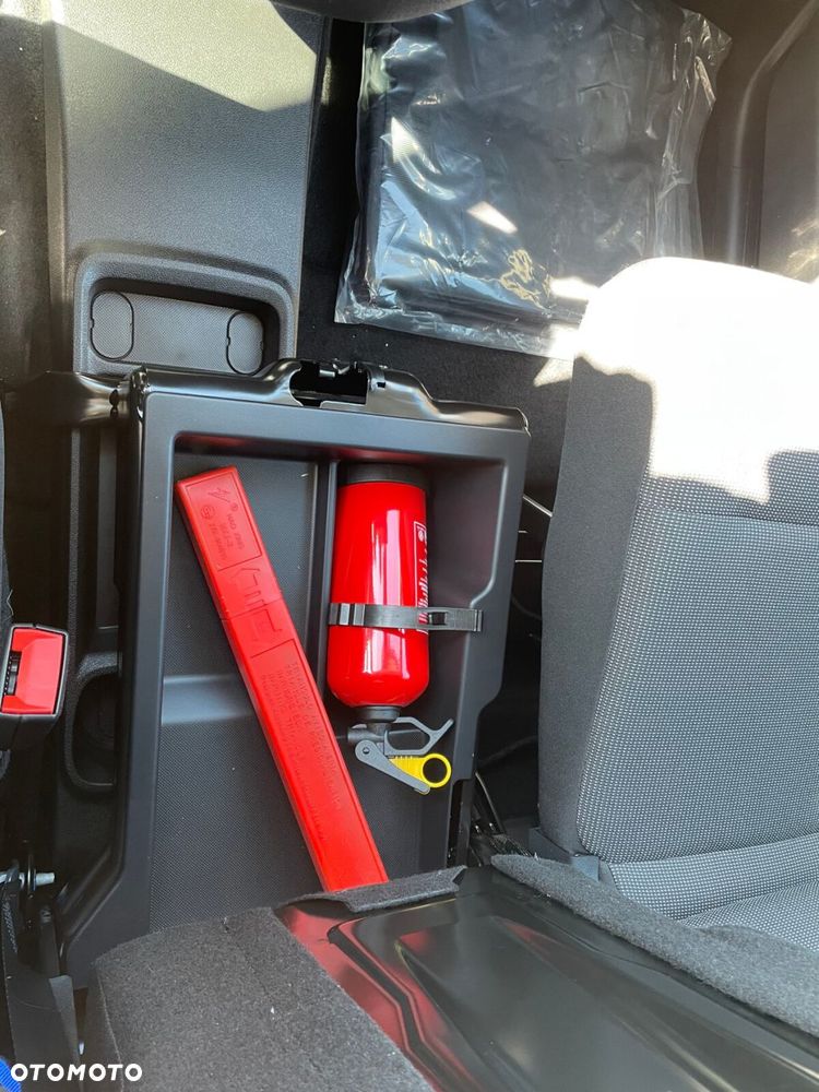 Opel Combo Cargo Combo Cargo Furgon XL Diesel 100KM Manual - 16