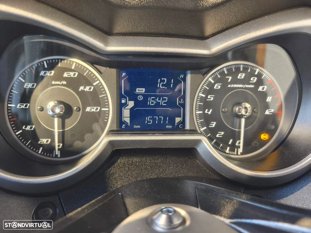Yamaha X-Max 125 - 8