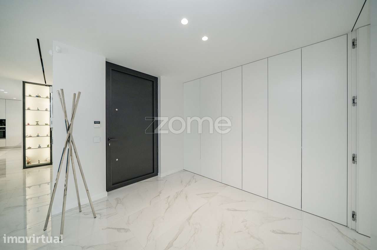 Moradia seminova TÉRREA T4 com Piscina - Grande imagem: 5/60