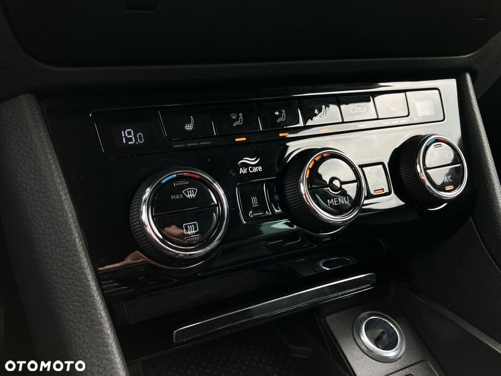 Skoda Superb 2.0 TDI SCR L&K DSG - 22