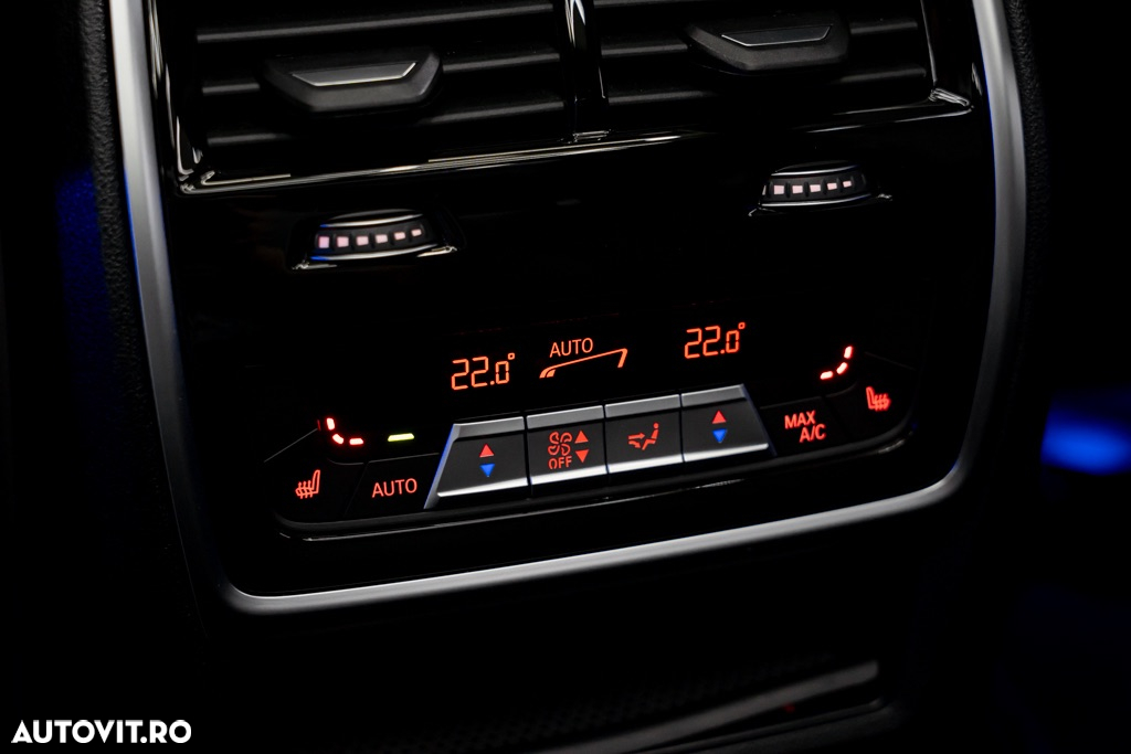 BMW X7 M60i xDrive AT MHEV - 15
