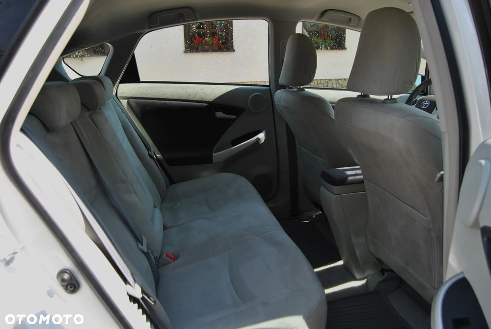 Toyota Prius (Hybrid) Comfort - 8