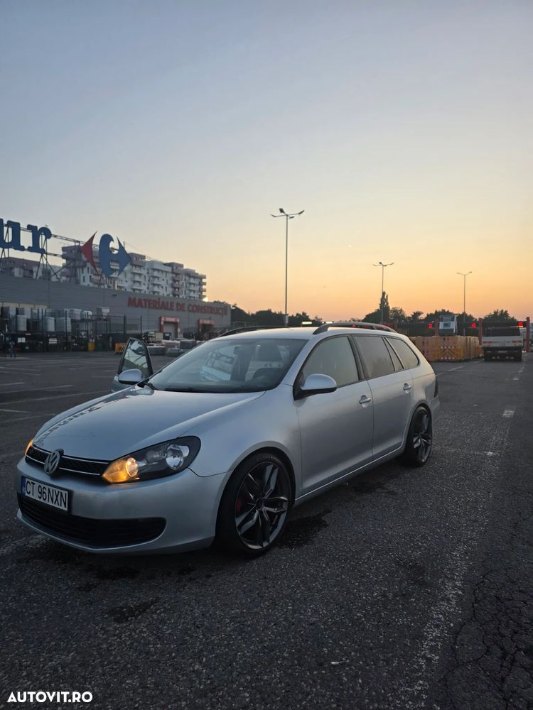 Volkswagen Golf - 1