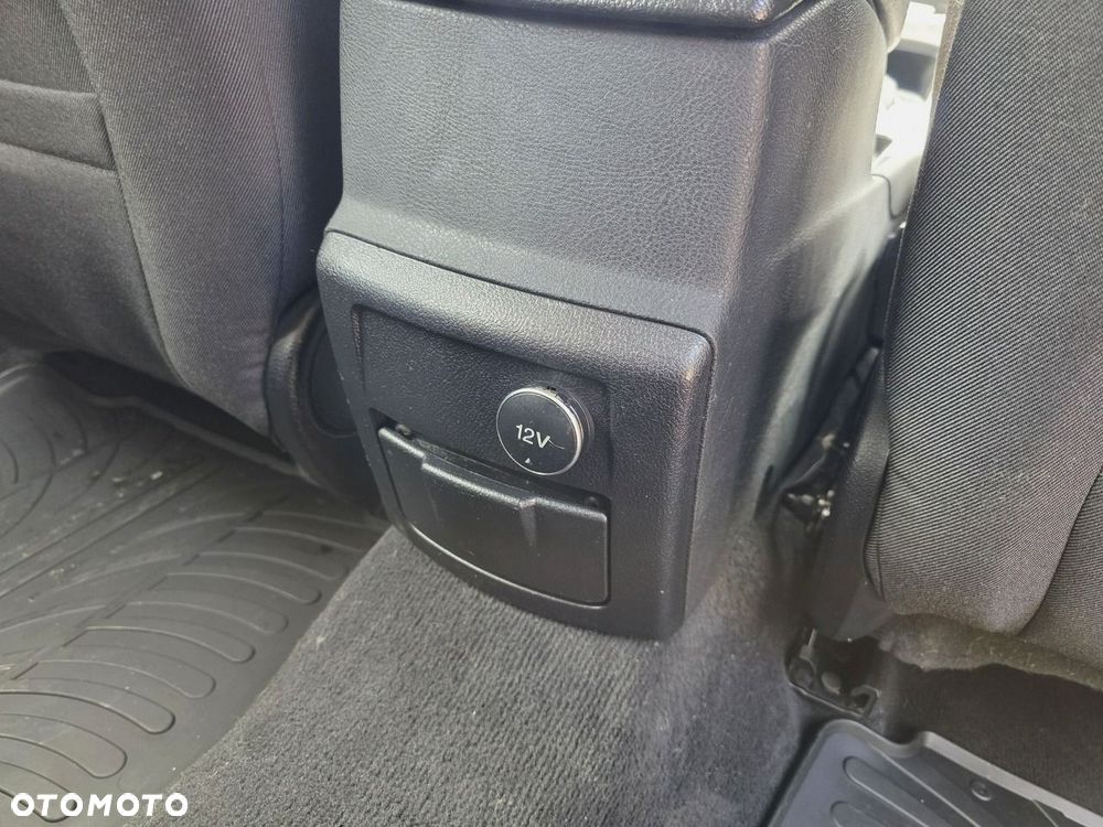 Ford Mondeo 2.0 EcoBoost Titanium - 28