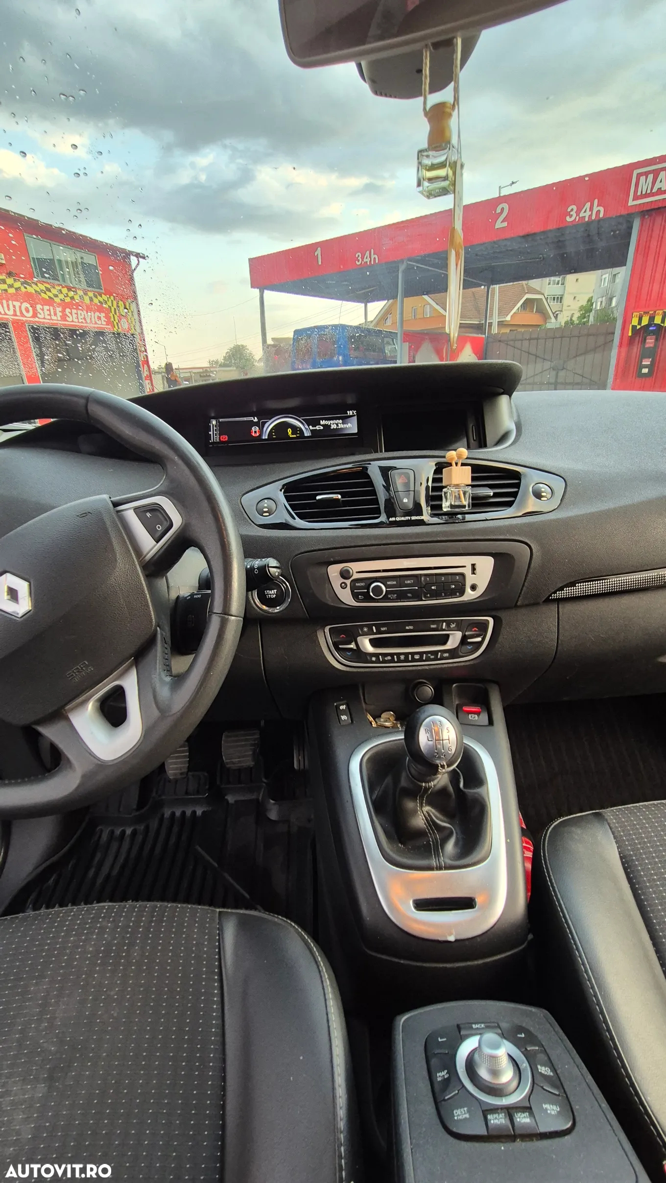 Renault Grand Scenic - 9