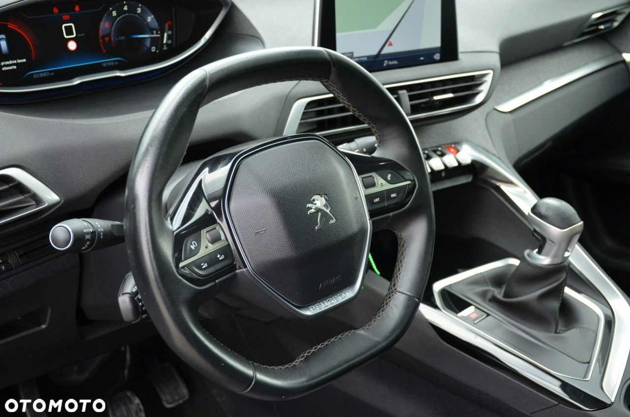 Peugeot 5008 - 24