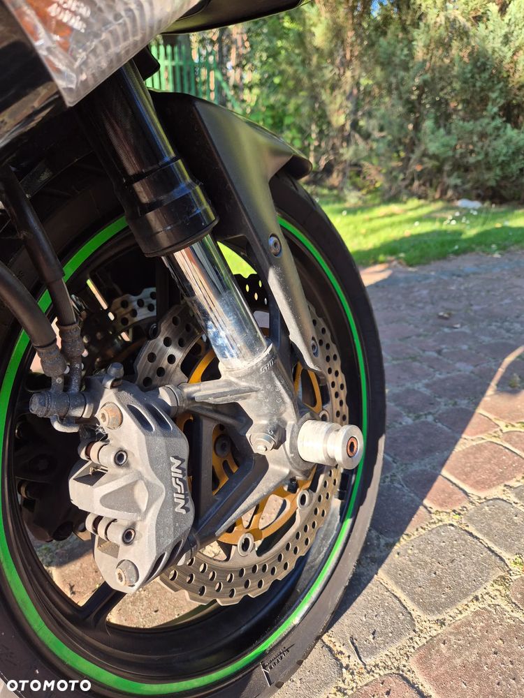 Kawasaki ZXR - 7