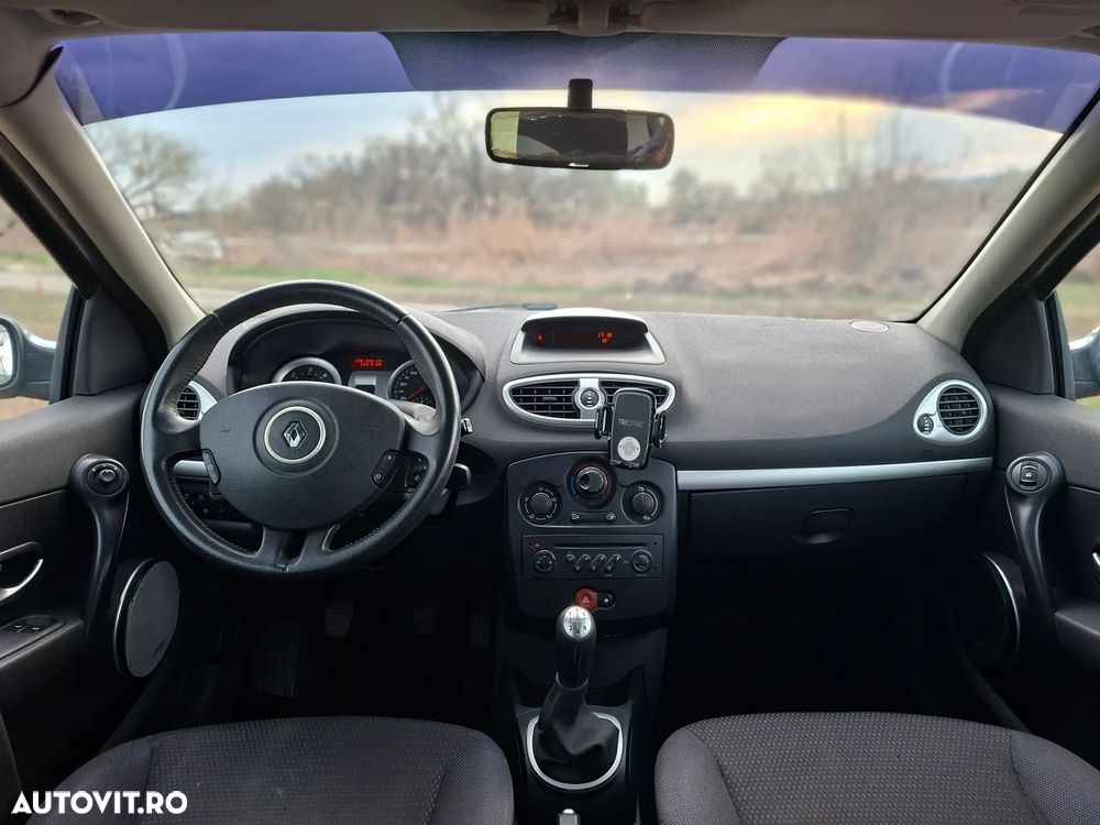 Renault Clio III 1.5dCi Dynamique - 6