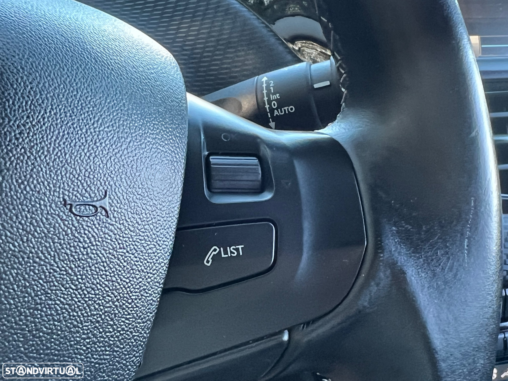 Peugeot 2008 1.2 PureTech Allure - 17