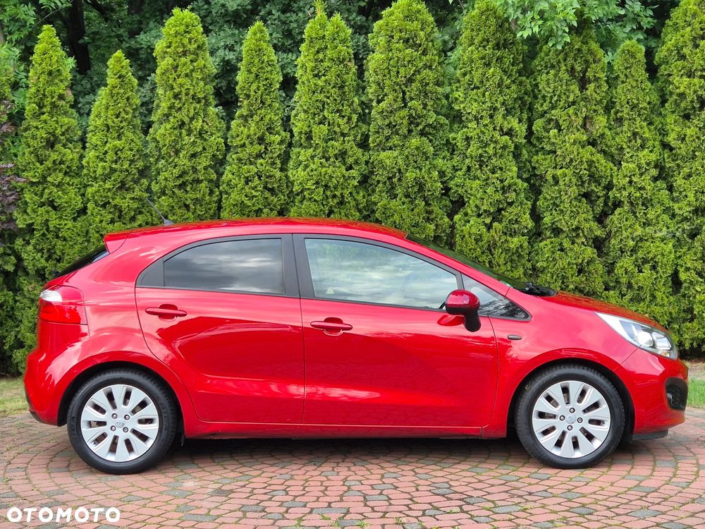 Kia Rio 1.2 Dream Team Edition - 28