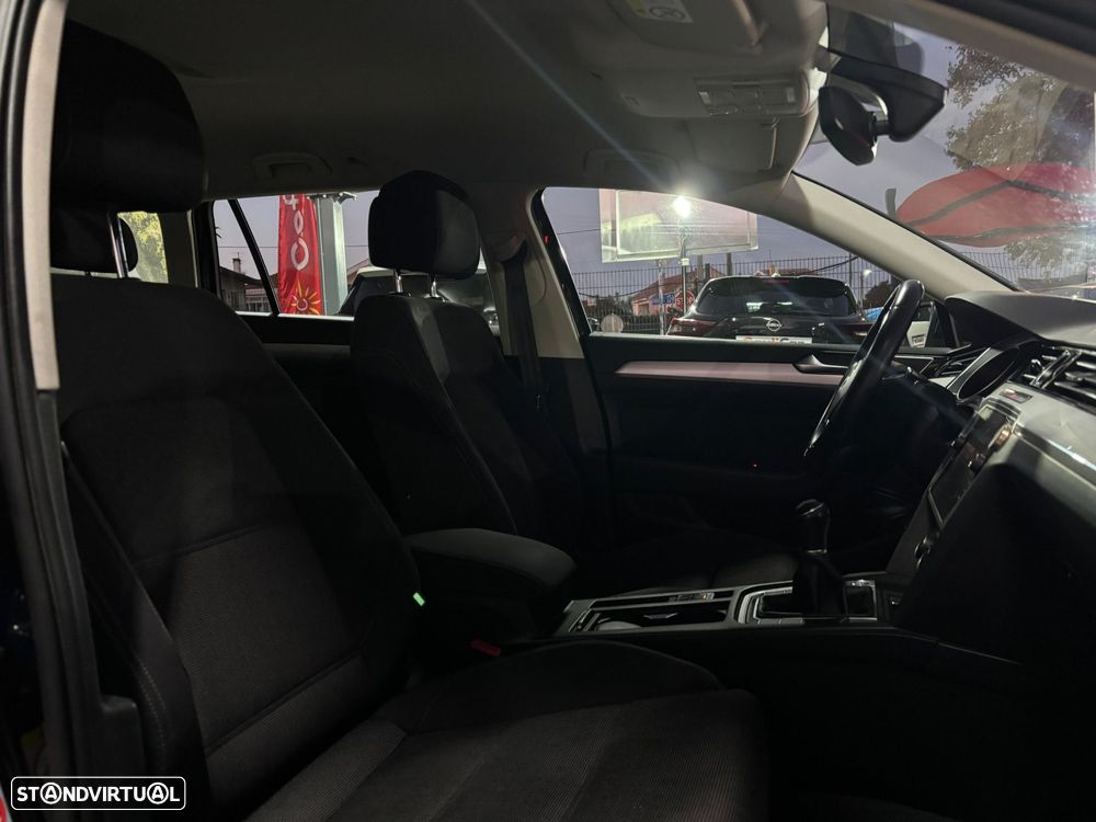 VW Passat Variant 1.6 TDI Confortline - 23