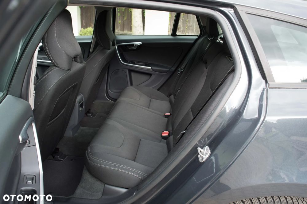 Volvo V60 D4 Business Edition - 29