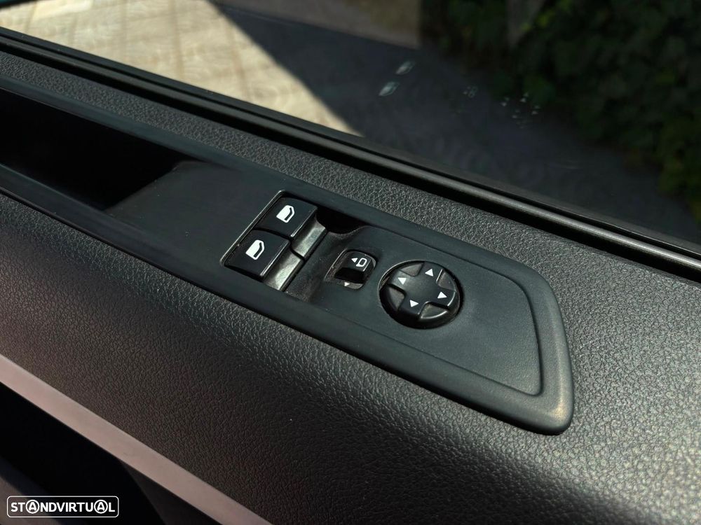 Peugeot e-Traveller 75 kWh Long — fotografia 11