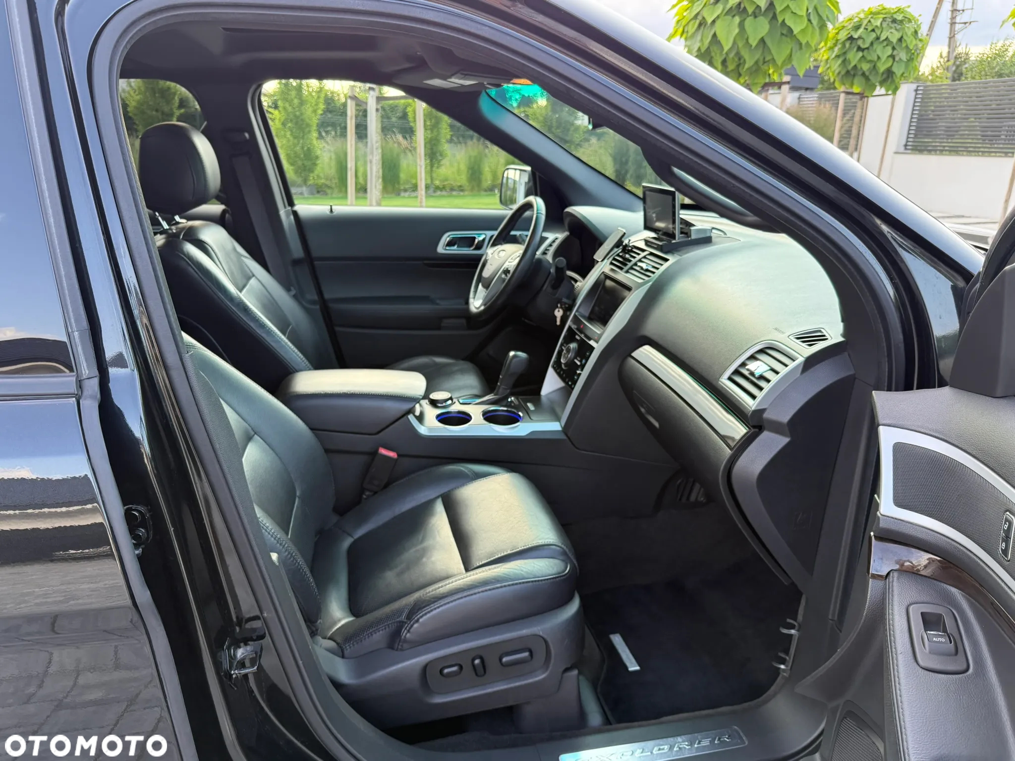 Ford Explorer - 30