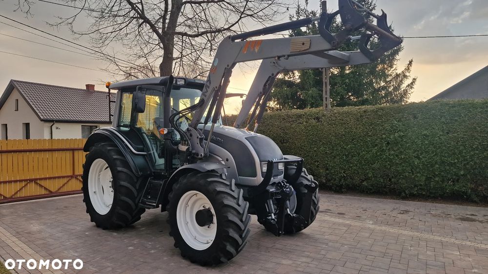 Valtra N121 HiTech, 130 koni, SISU 4cyl TURBO INTECOOLER, 141, 111, 101 - 2