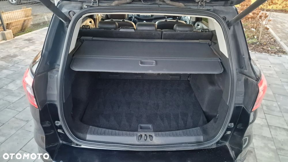 Ford Kuga 2.0 TDCi 4x4 Vignale - 36