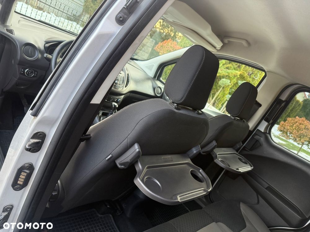 Ford Tourneo Courier 1.5 TDCi Titanium - 21