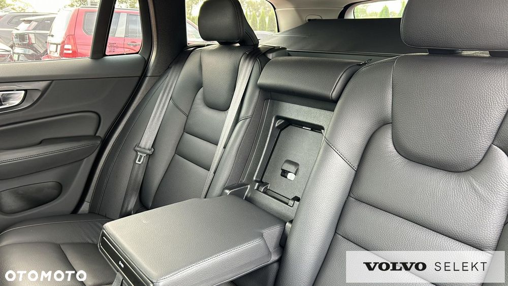 Volvo V60 B4 D Plus Dark - 17