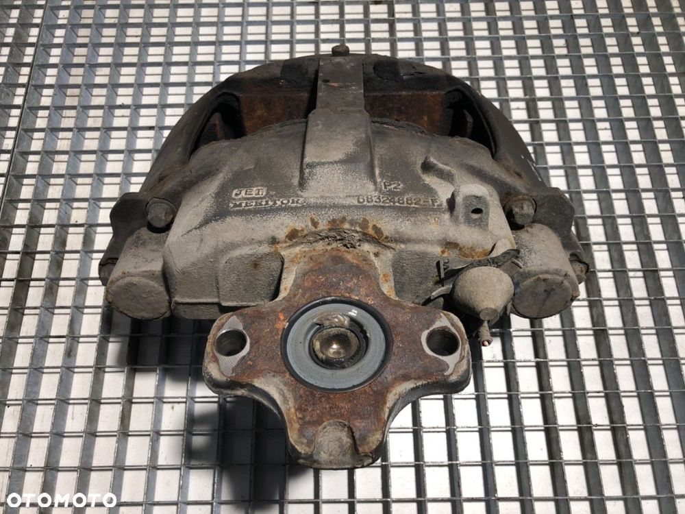 ZACISK LEWY PRZÓD  VOLVO FH II 2012 - 2022 500 368 kW [500 KM] 10x4/6 2017 68324882 - 2