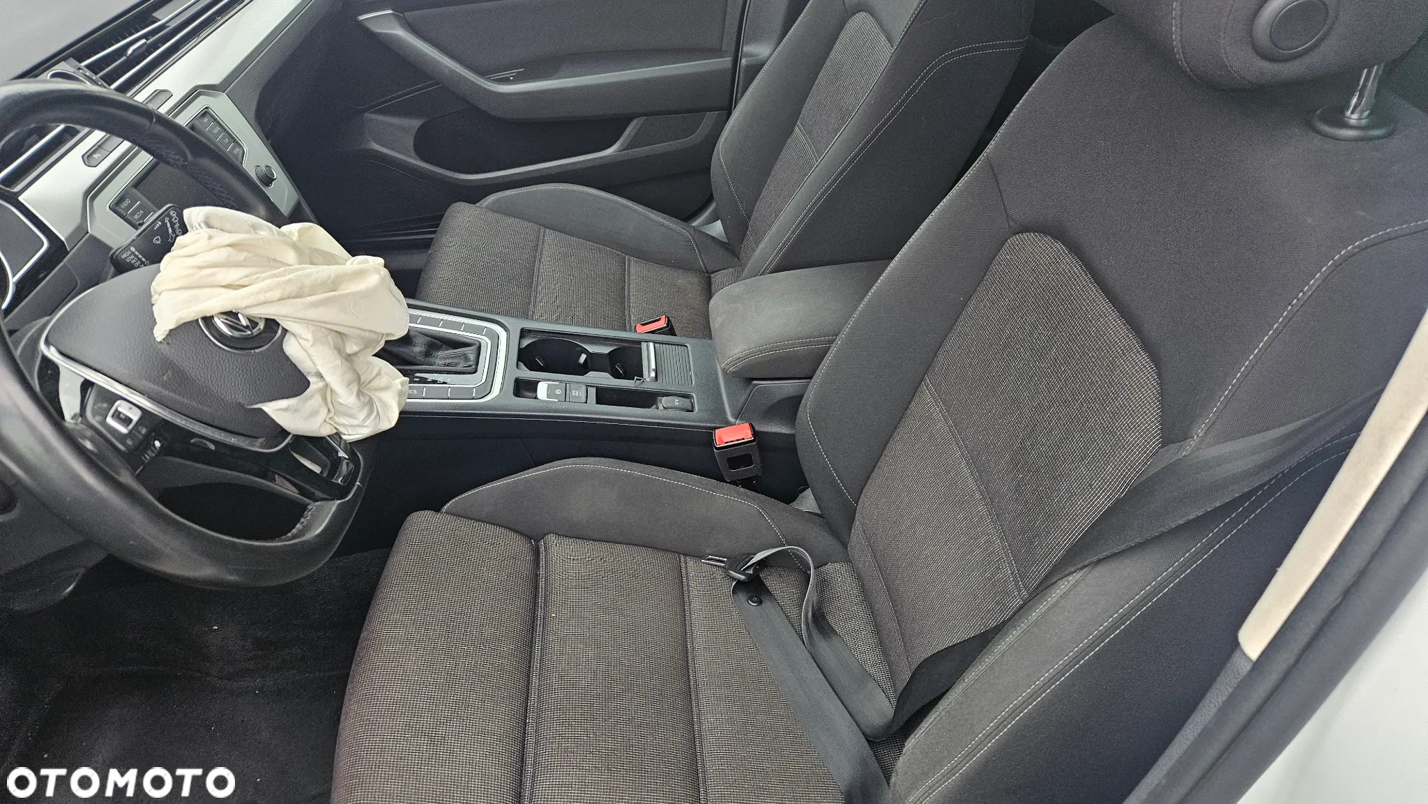 Volkswagen Passat Variant 1.6 TDI (BlueMotion Technology) DSG Comfortline - 10