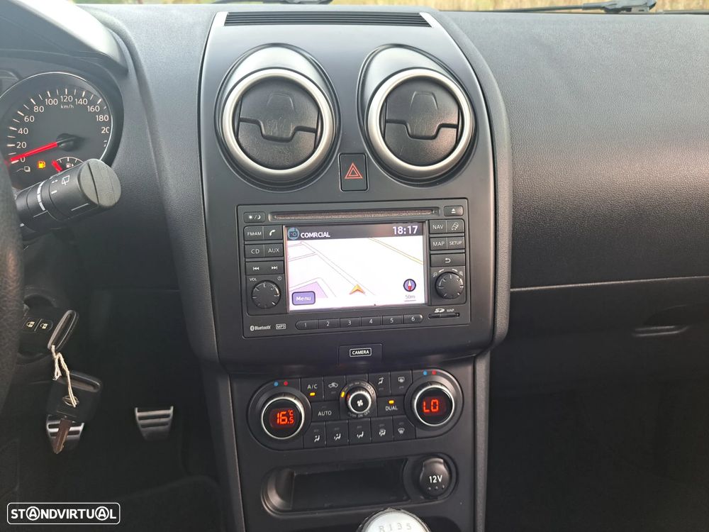 Nissan Qashqai 1.5 dCi N-Connecta 18 - 21