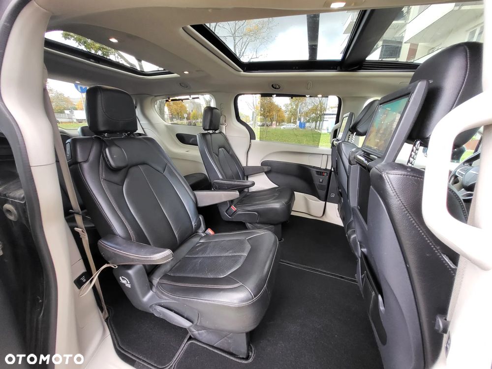 Chrysler Pacifica - 33