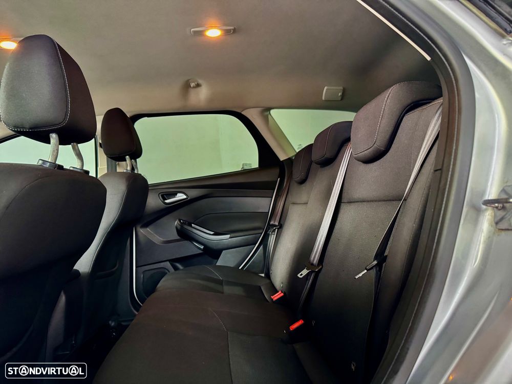 Ford Focus SW 1.6 TDCi DPF S&S Titanium - 12