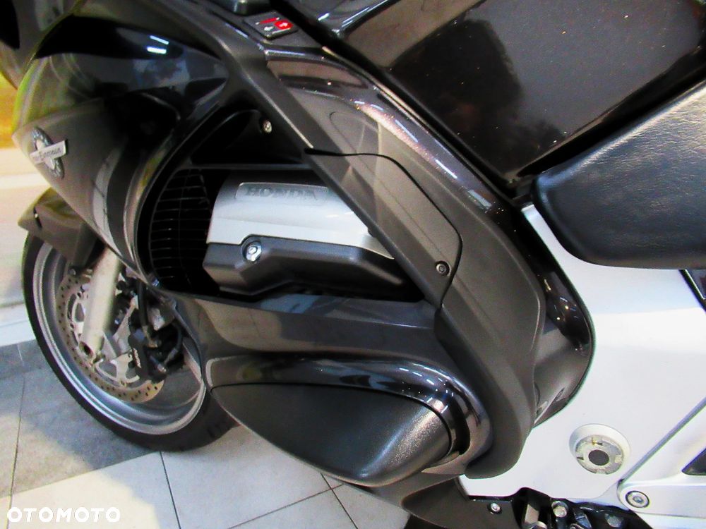 Honda ST - 23