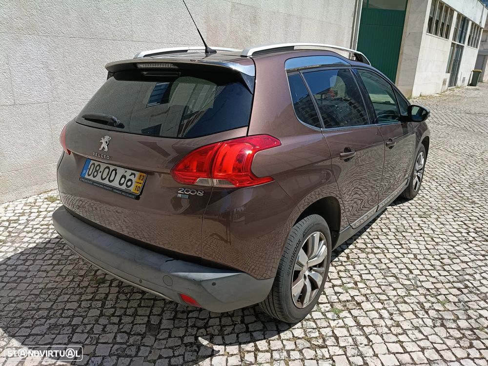 Peugeot 2008 1.6 e-HDi Allure - 3