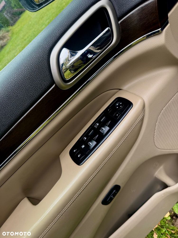 Jeep Grand Cherokee - 8