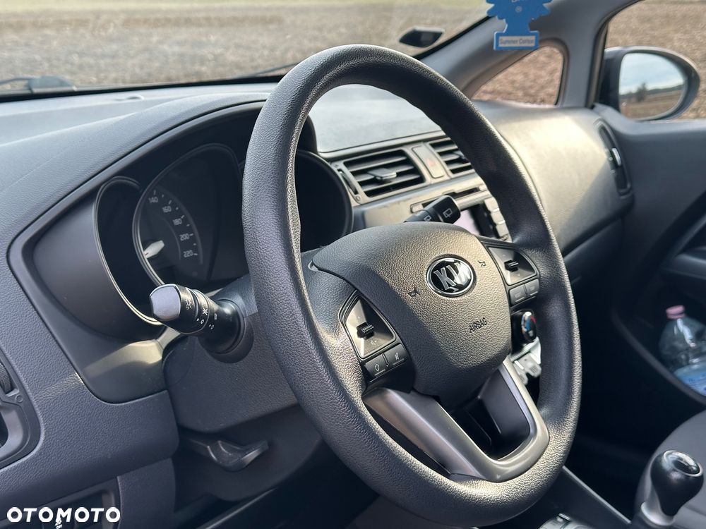 Kia Rio - 22