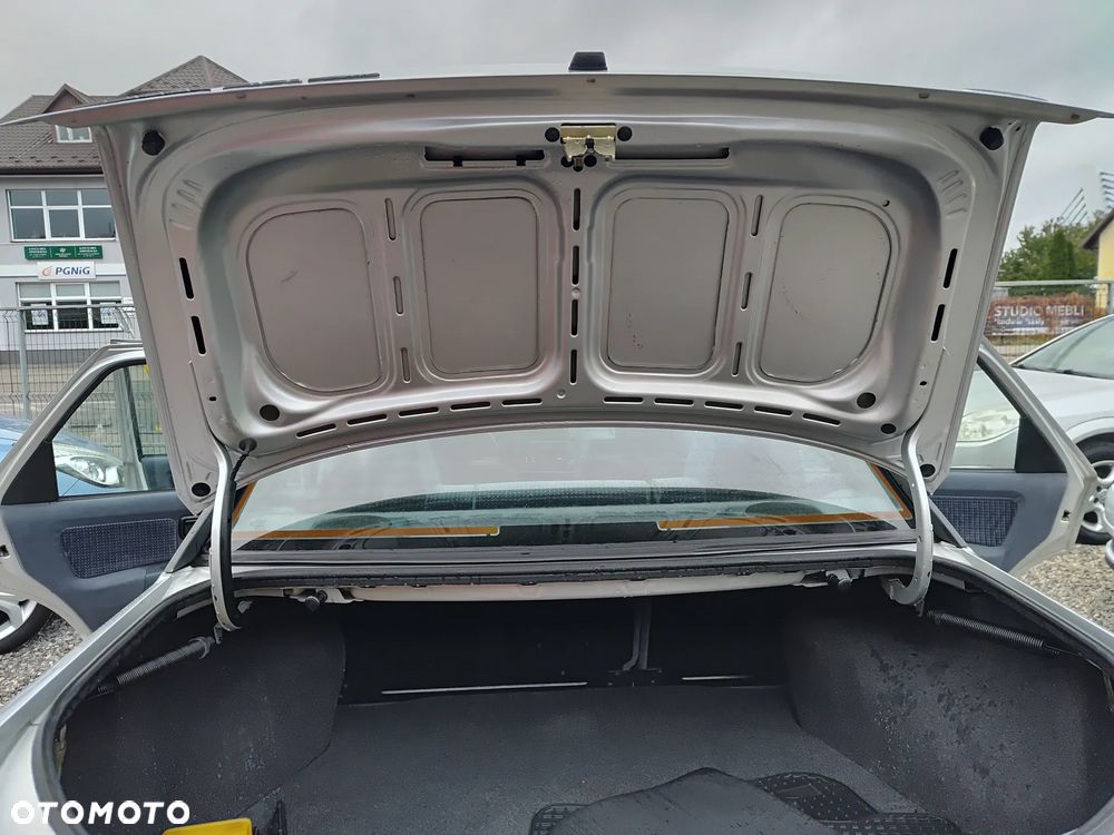 Ford Sierra 2.0 Ghia - 31