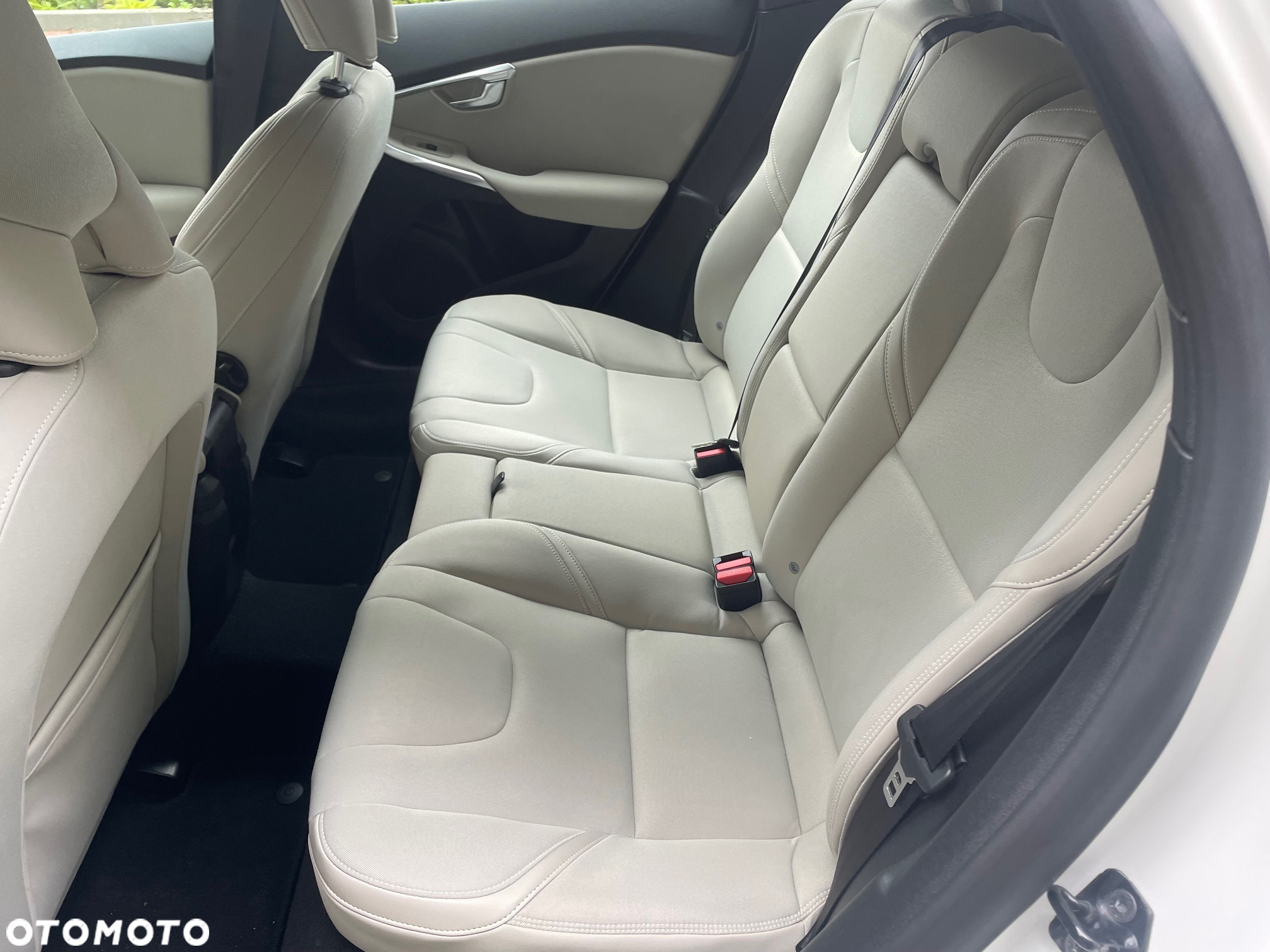 Volvo V40 D3 Momentum - 13