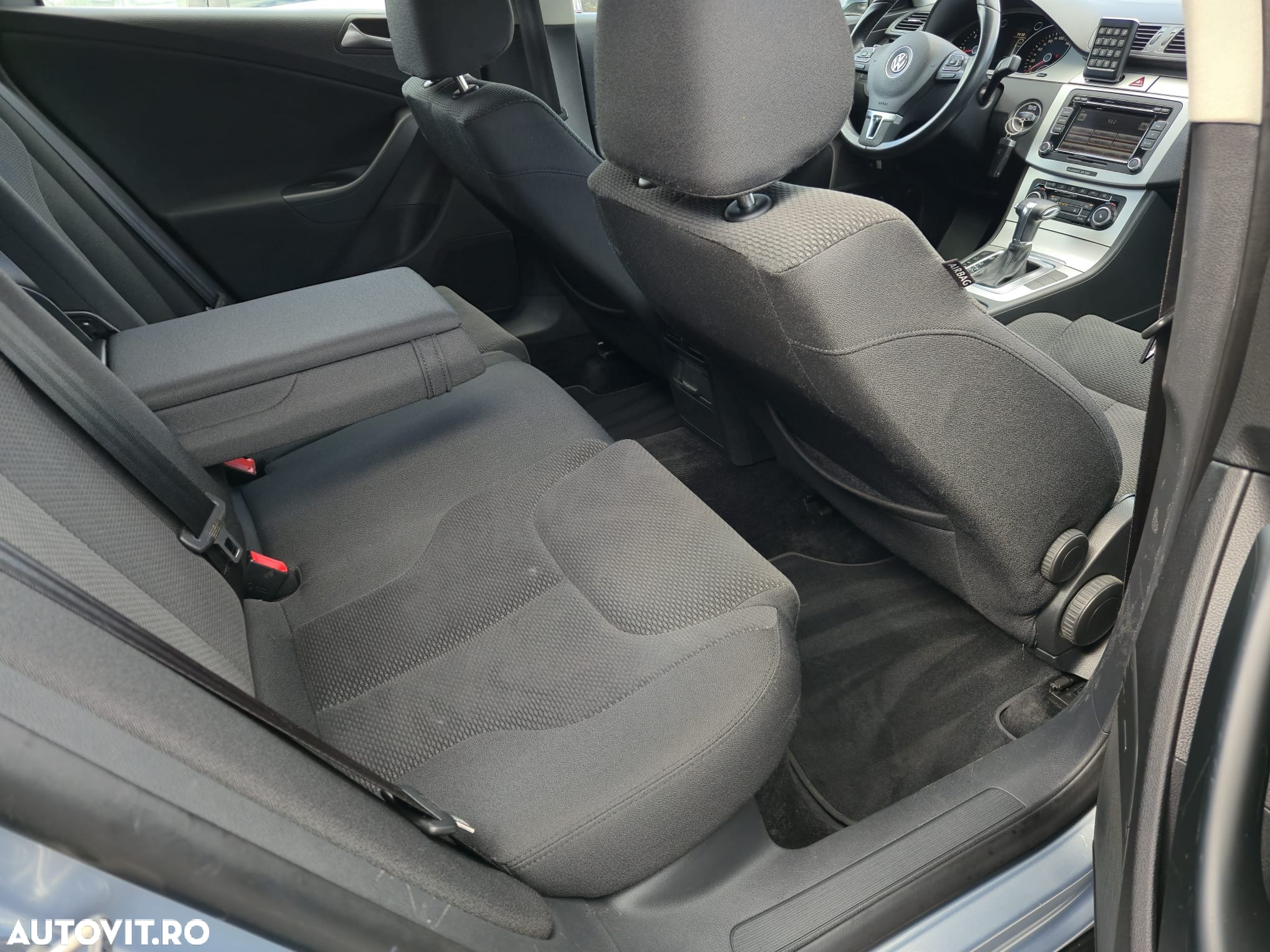 Volkswagen Passat Variant 2.0 TDI Blue TDI DSG Comfortline - 18