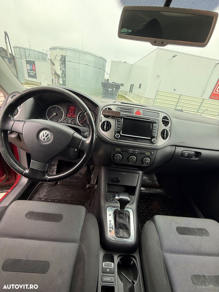 Volkswagen Tiguan - 10