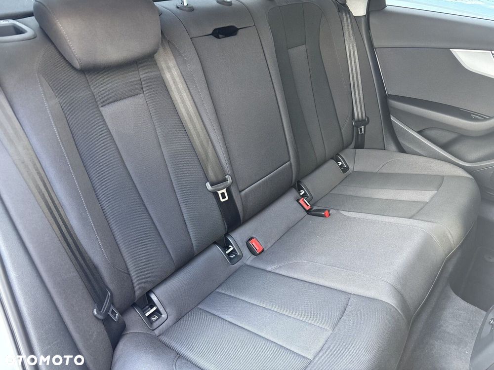 Audi A4 Limousine - 29