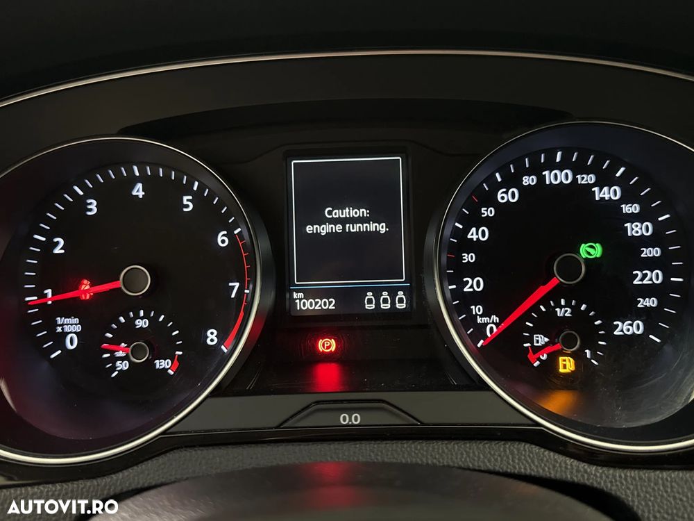Volkswagen Passat - 11