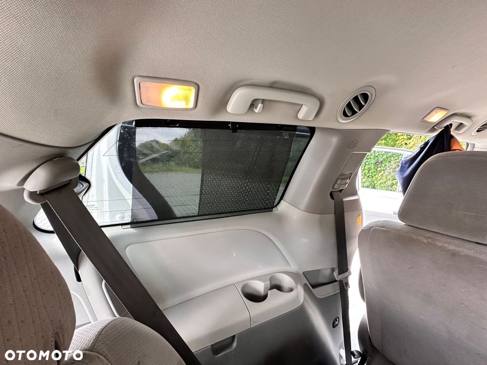 Toyota Sienna 3.5 V6 - 19