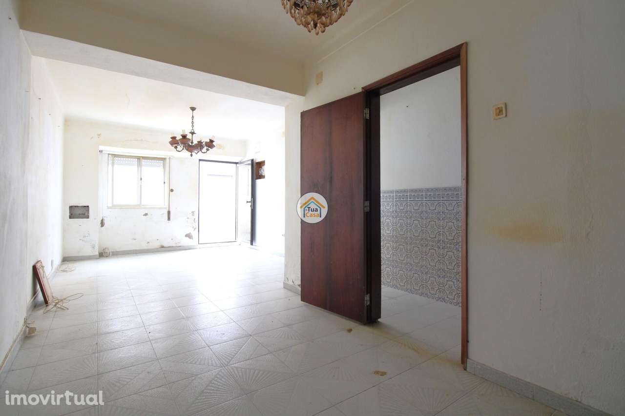 Moradia T2 com Espaço Exterior Localizada na Vila do Torrão, Concelho - Grande imagem: 4/30