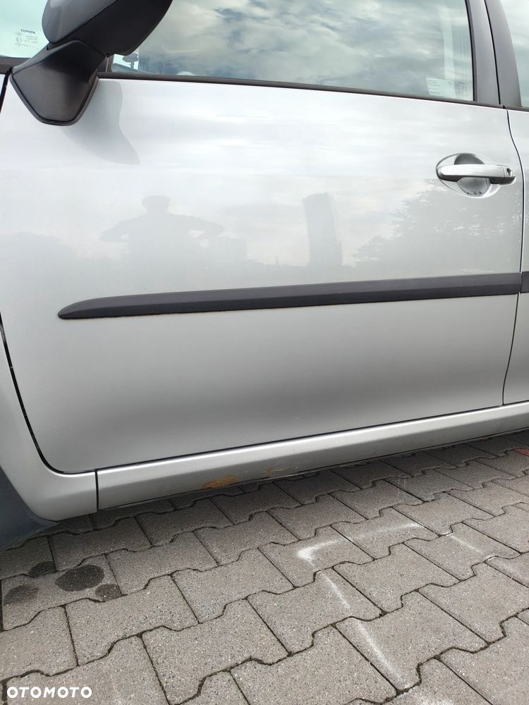 Toyota Auris 1.6 Sol - 12