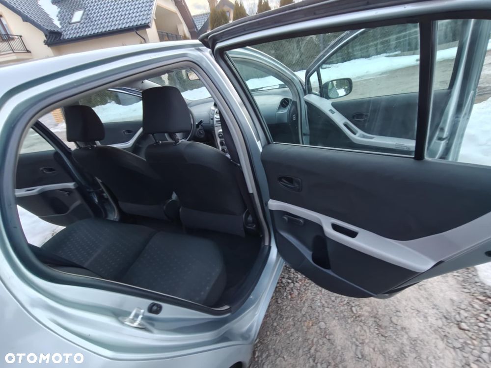 Toyota Yaris - 9
