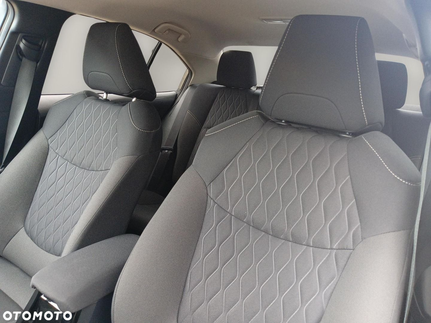 Toyota Corolla 1.8 Hybrid Comfort - 16