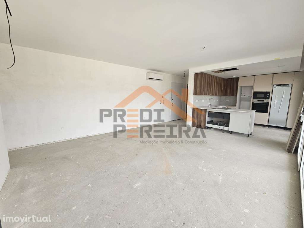 Situado em Caneças, T1 exclusivo , com 3 parqueamentos em condomíni... - Grande imagem: 3/24