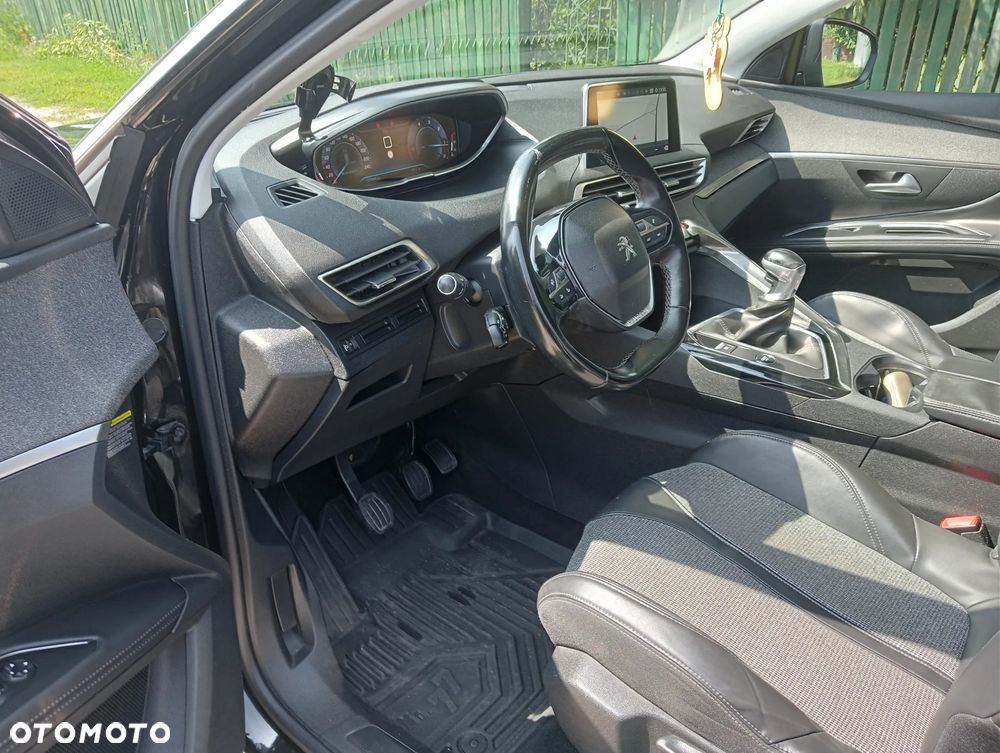 Peugeot 5008 - 10