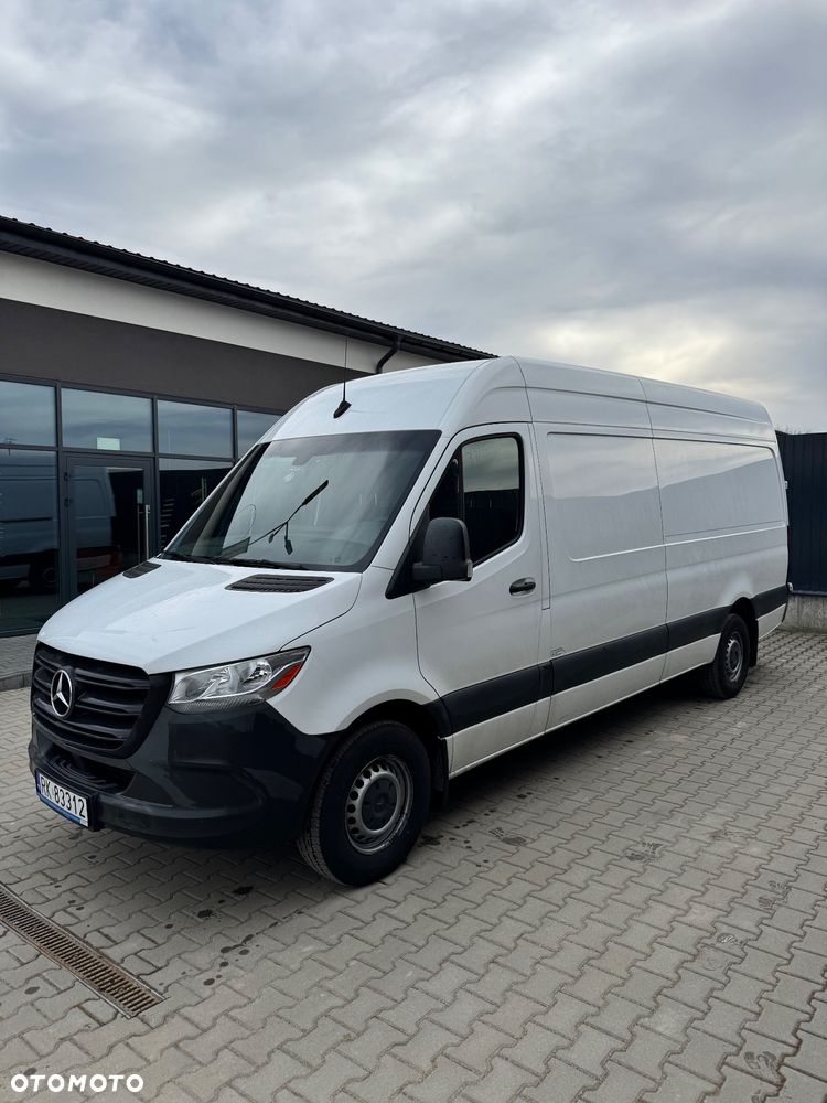 Mercedes-Benz Sprinter - 2