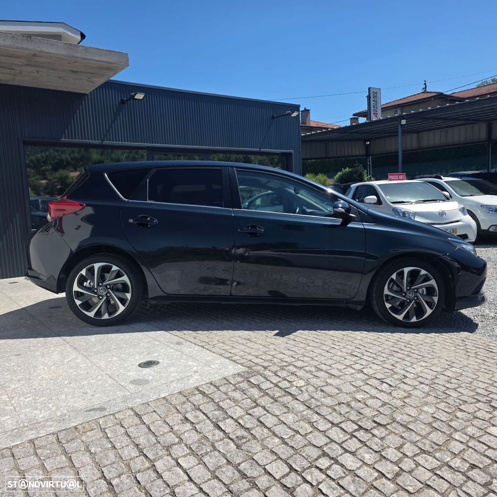 Toyota Auris 1.4 D-4D Comfort+Pack Sport - 13