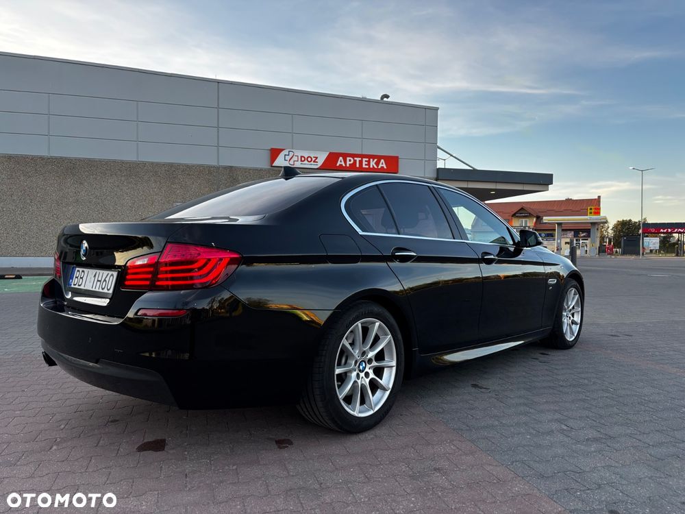 BMW Seria 5 525d xDrive Sport-Aut - 9
