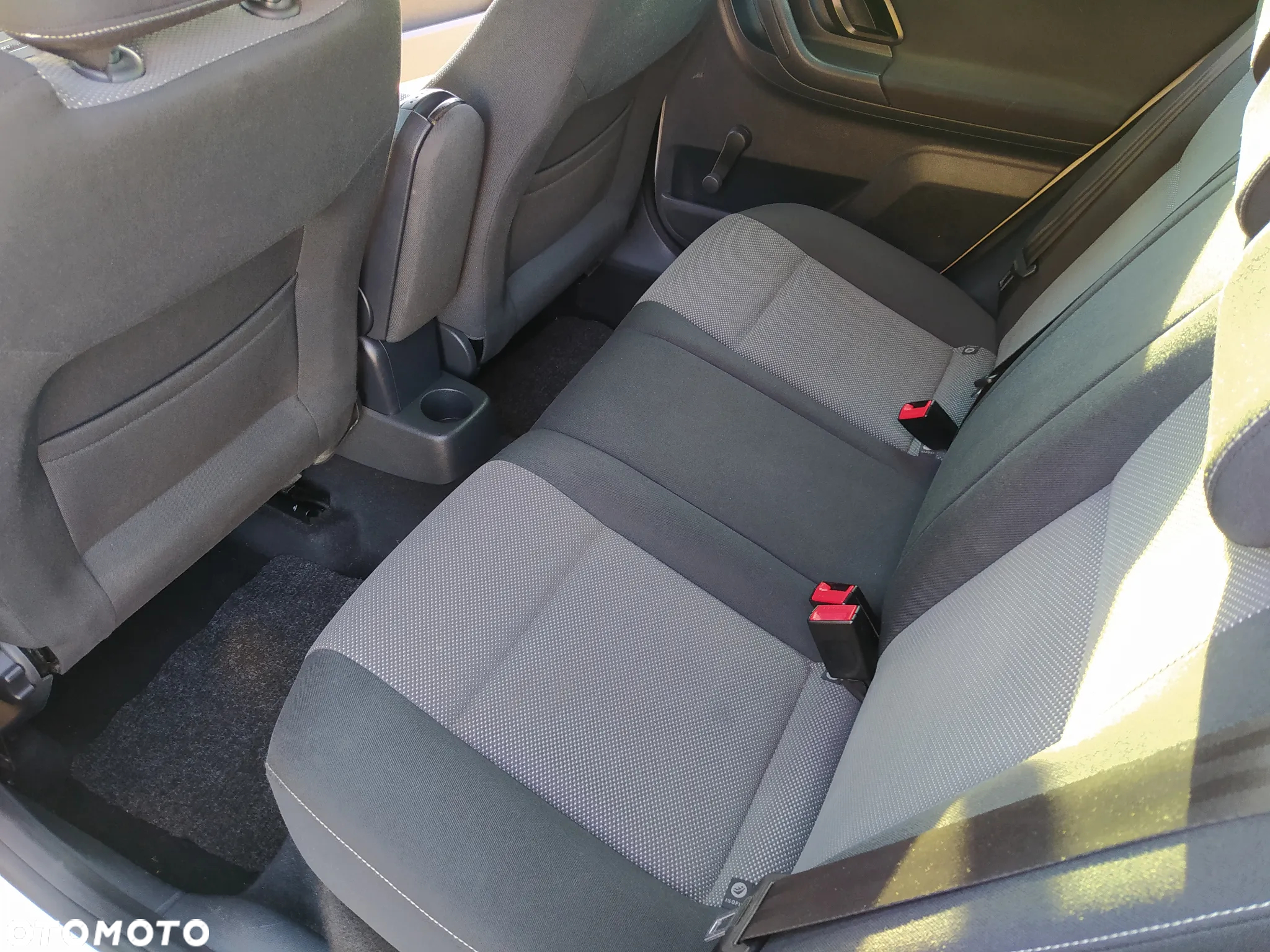 Volkswagen Golf 2.0 TDI DPF Style - 12
