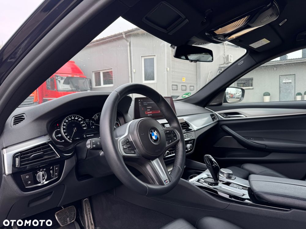 BMW Seria 5 530d xDrive Sport Line - 14